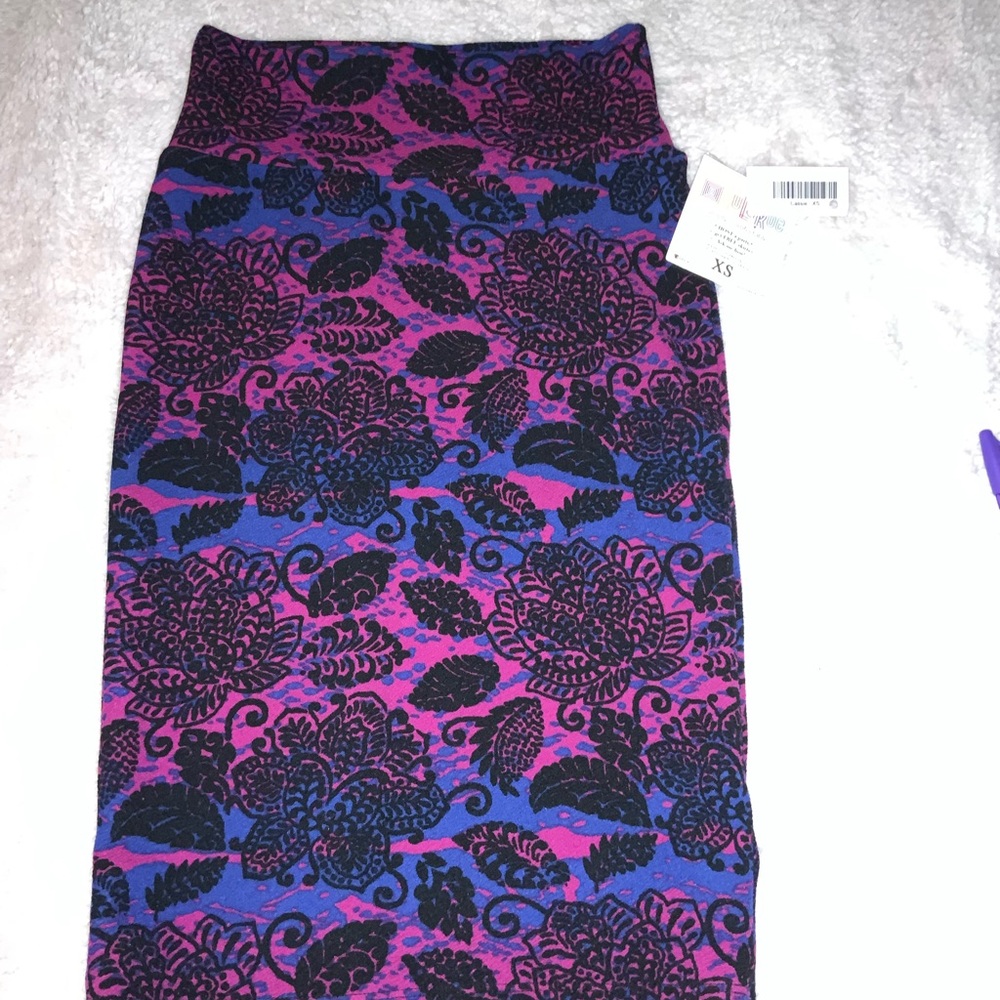 XS - LuLaRoe Cassie Skirt